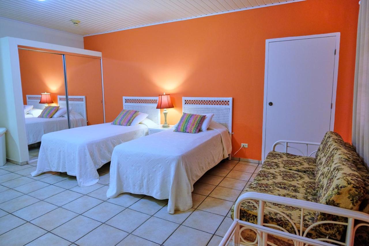 Aruba Quality Apartments & Suites Palm Beach Esterno foto