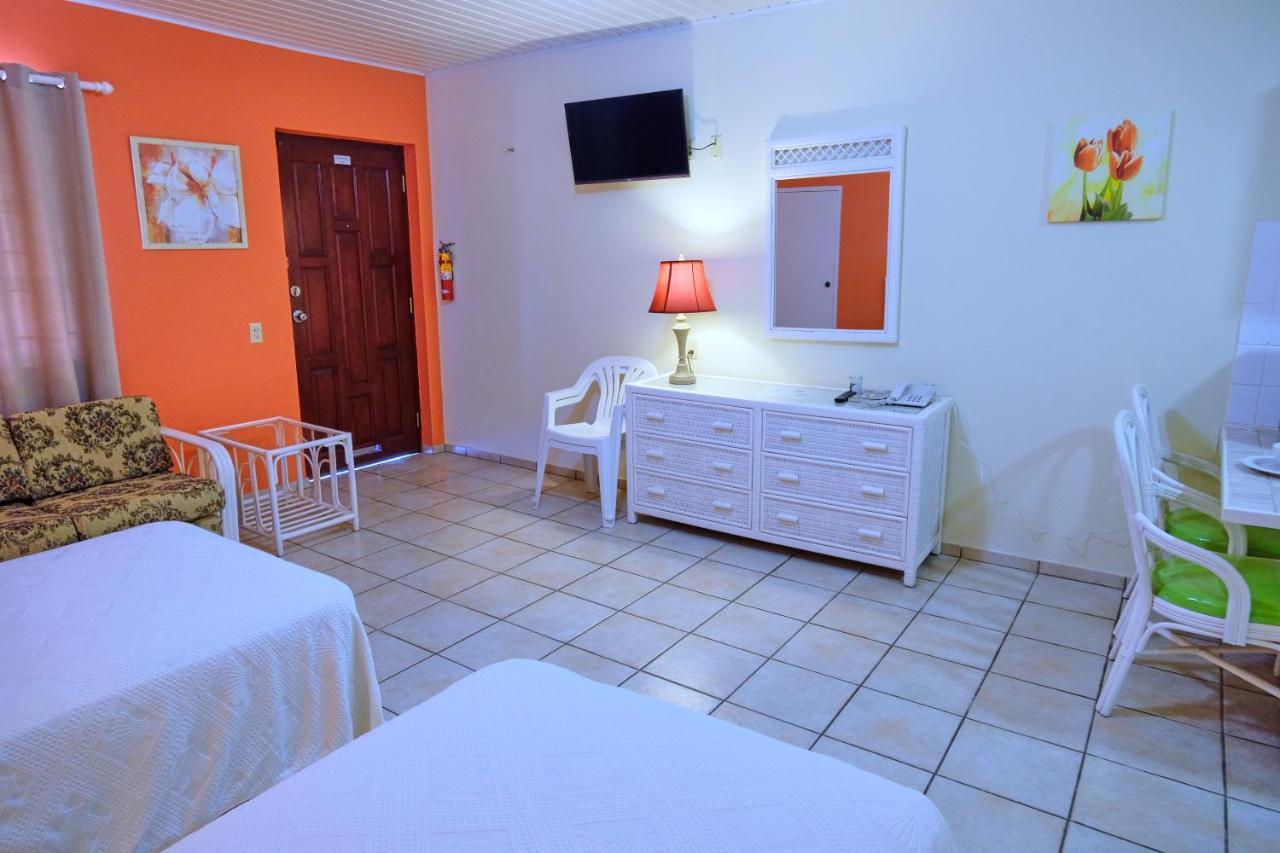 Aruba Quality Apartments & Suites Palm Beach Esterno foto