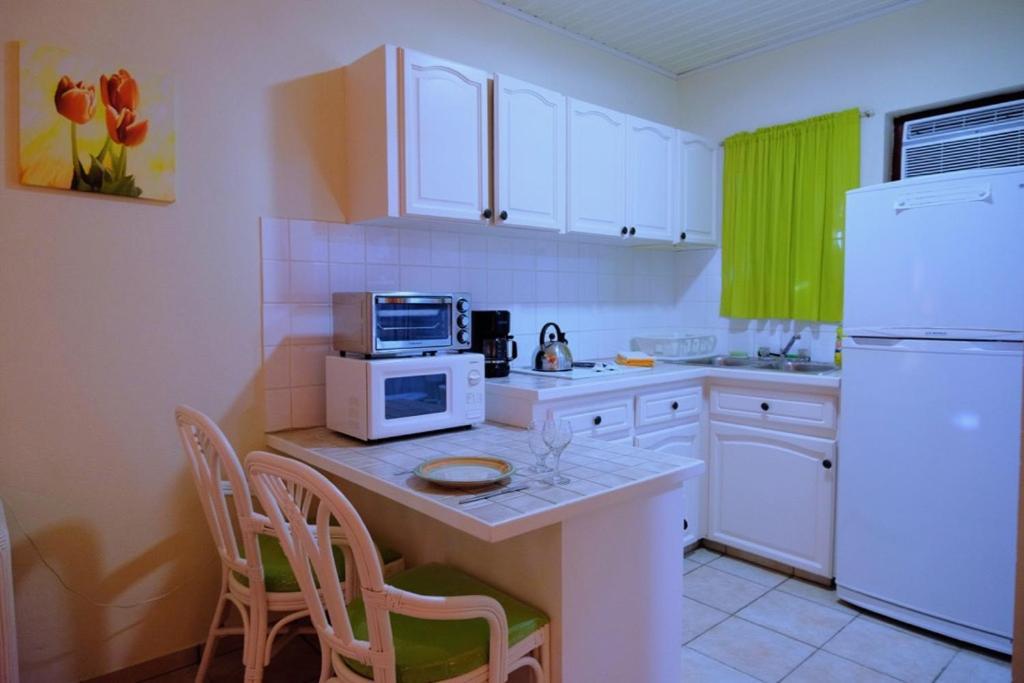 Aruba Quality Apartments & Suites Palm Beach Esterno foto
